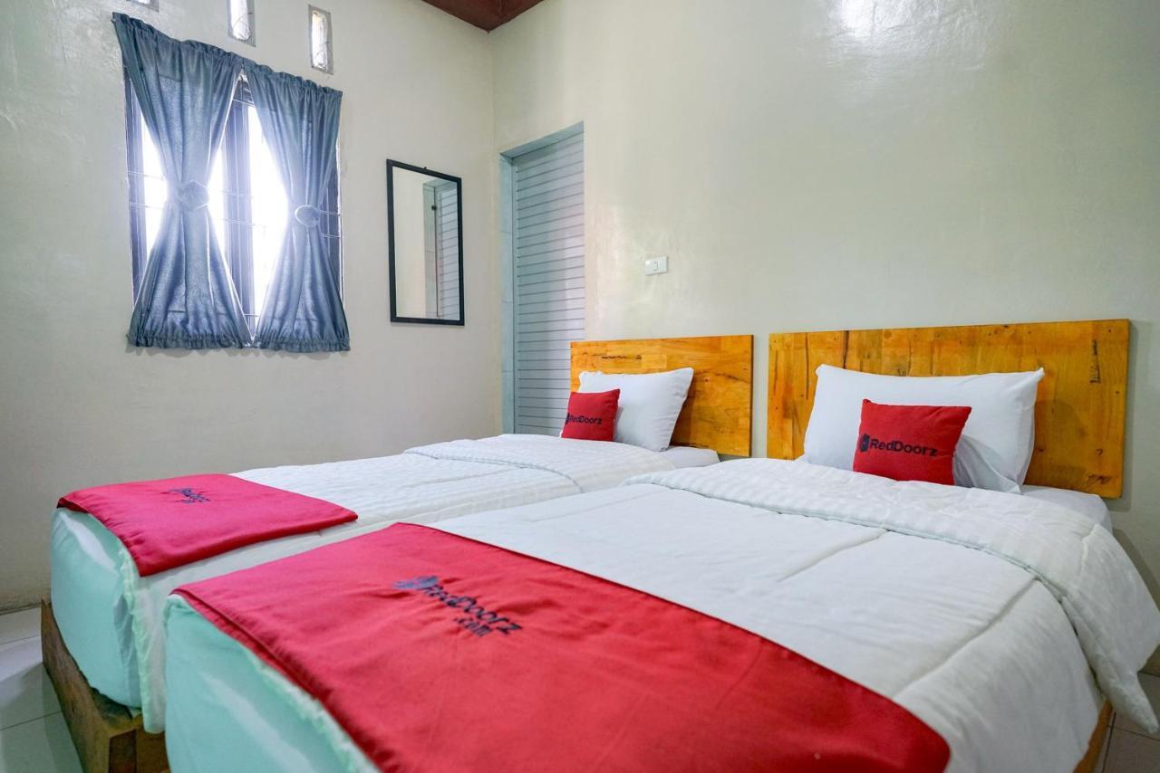 RedDoorz Syariah near Bukit Teletubbies Padangsidempuan Hotel Luaran gambar